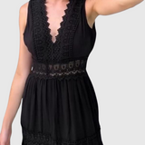 Ninfea - Boho šaty s krajkovými detaily a bez rukávů
